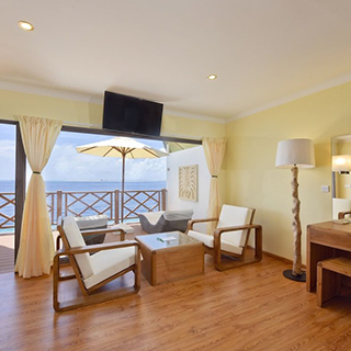 Dreamland-Maldives-room